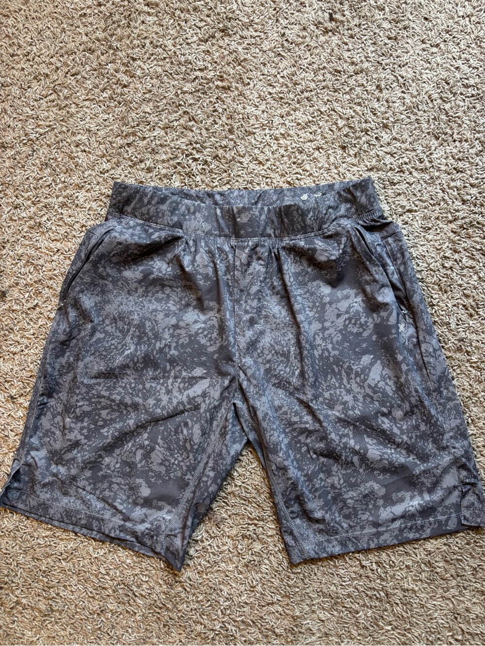 Kenneth Cole Gray Camouflage-Pattern Athletic Shorts